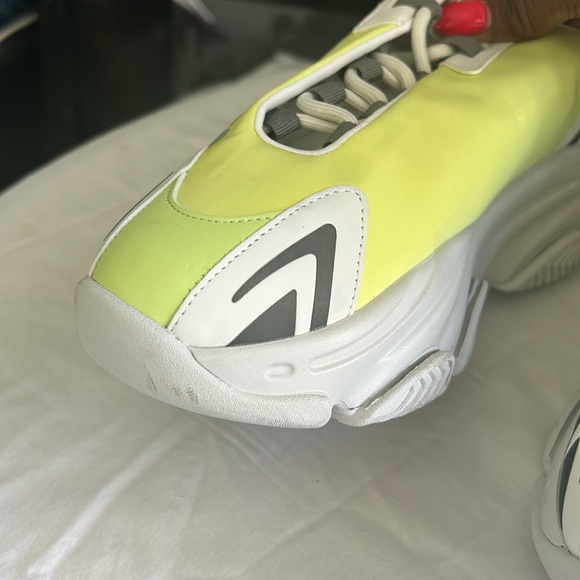 Madden Possession Sneaker in a size 9.5 color lime and yellow - Picture 7 of 7